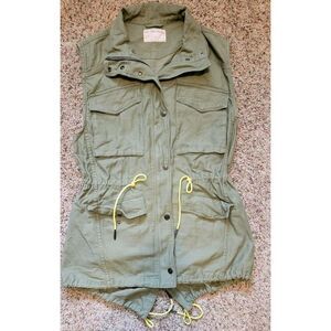 Free People Fresh Cotton Washed Army Green Utility Vest Yellow Cinch Tie‎ Medium